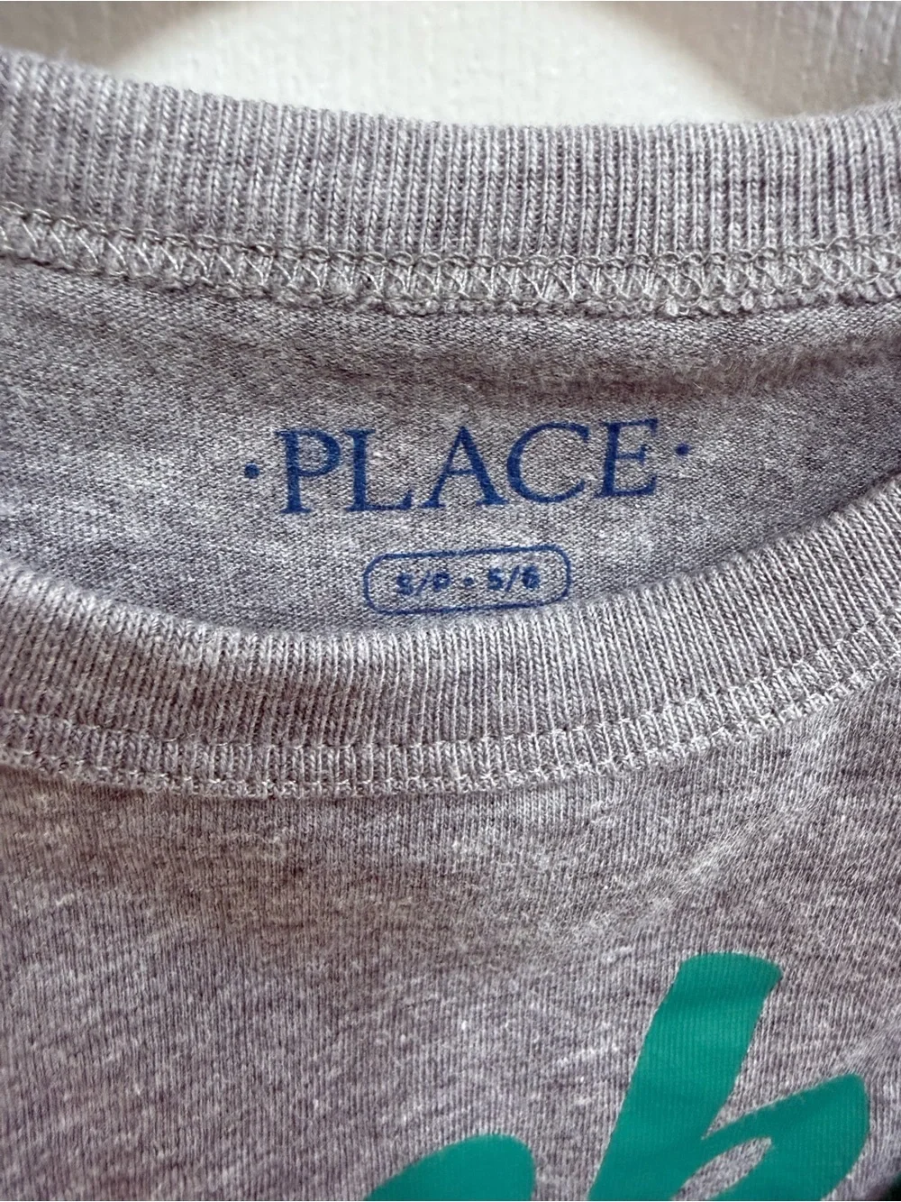 NWT The Children’s Place “Lucky Shirt” Grey and Green T-Shirt, Size 5/5 (Small)